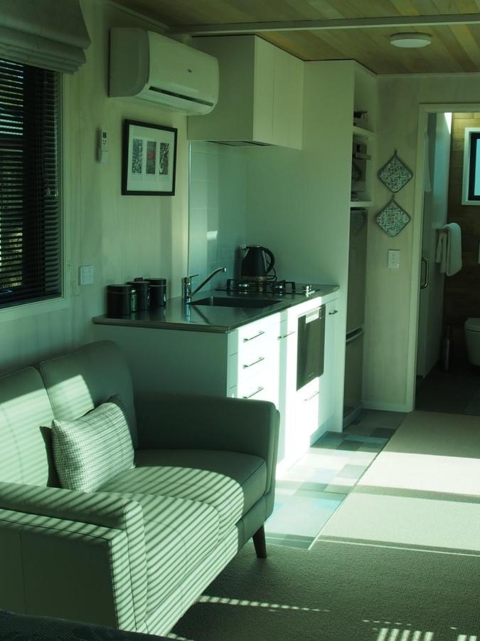 Boutique Tiny House - Te Anau Country Accommodation Exterior foto